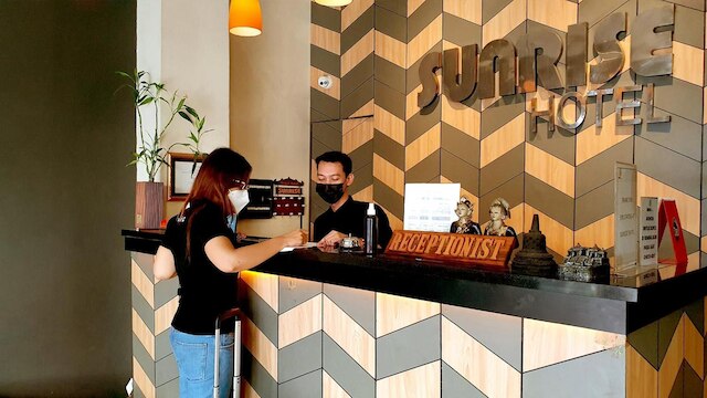 サンライズ ホテル ジョグジャ