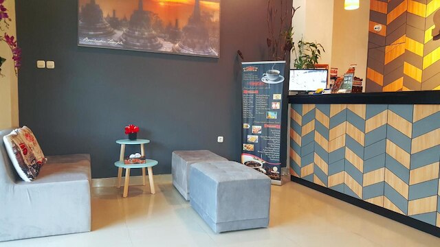 サンライズ ホテル ジョグジャ