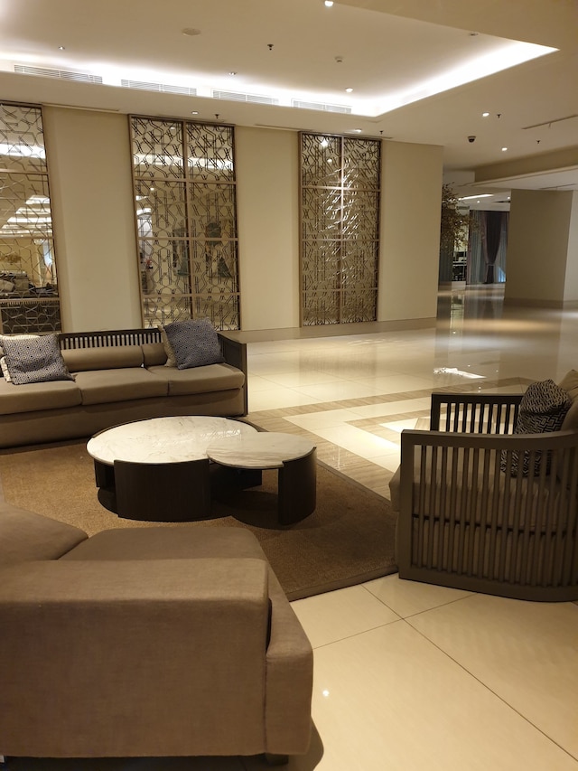 コスミー タングリン アパートメント