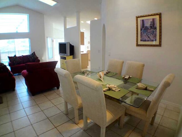 4 ベッドルーム 3 バス ホーム イン インディアン クリーク バイ CV-2675