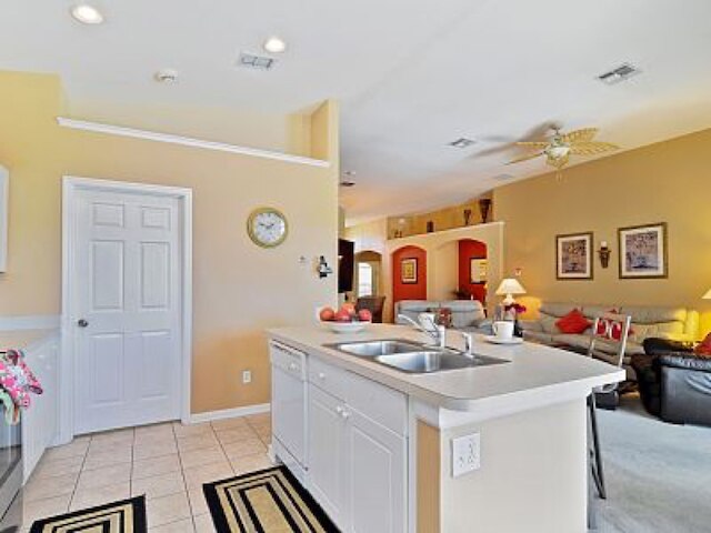 4 ベッドルーム 3 バス ホーム イン ウィンザー パームス バイ CV-8115