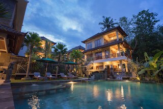 ケトゥッツ プレイス コテージ ウブド