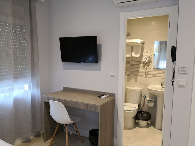 ホスタル ゴールデン アルカラ