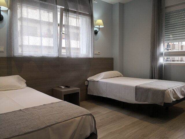 ホスタル ゴールデン アルカラ