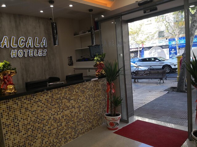 ホスタル ゴールデン アルカラ