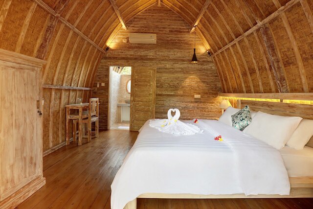 ブカル サリ ヴィラス ウルワツ