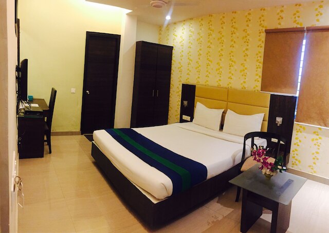 ホテル クレスト イン