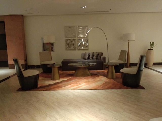 コンド アパートメント イン マクタン ニュータウン