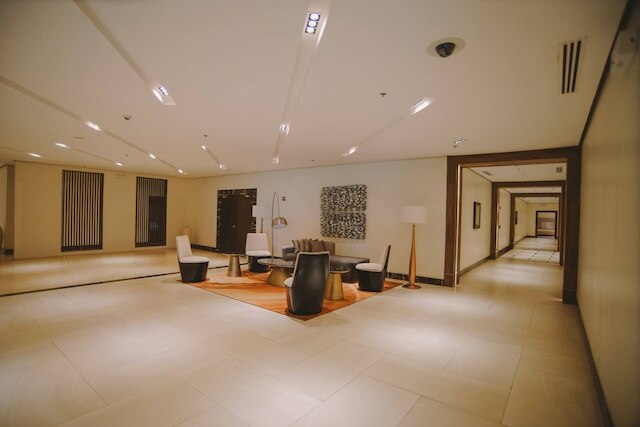 コンド アパートメント イン マクタン ニュータウン