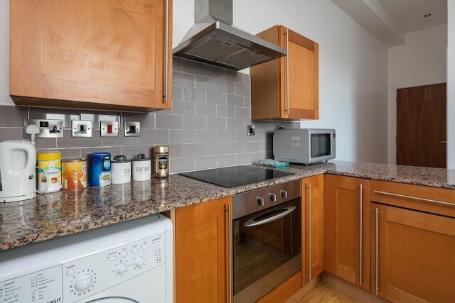 アパートメント 33