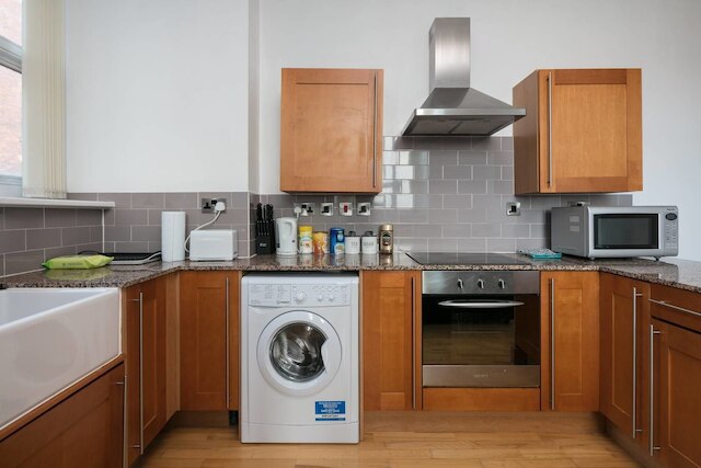 アパートメント 33