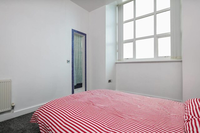 アパートメント 33