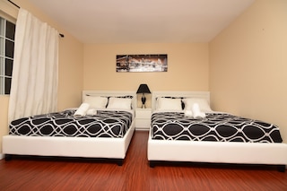 ハリウッド ラグジュアリー ダブル ベッドルームス