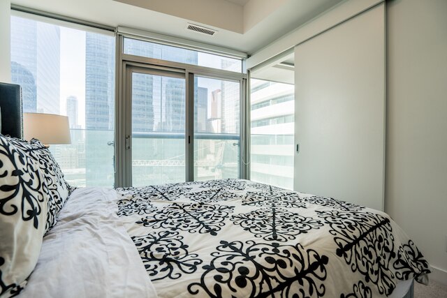 アーイラ スイーツ アット 65 ブレムナー ブールバード