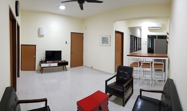 24A ホーム ステイ ニア ブキッ ビンタン