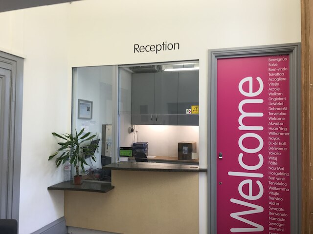 ホランドハウス - ホステル