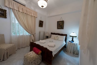 ガーデン セントラル アティニアン アパートメンツ