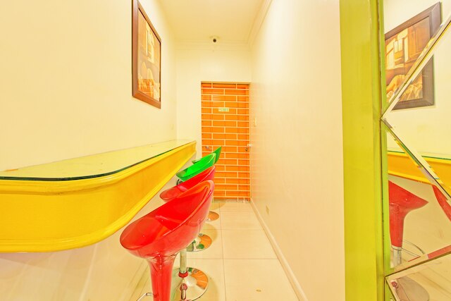 タウンハウス OAK マカティ マニラ ニア PNR パサイ エバンジェリスタ フォーマリー VIP スイーツ