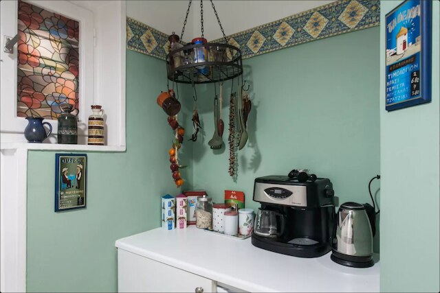 ネフィリア バック トゥ トラディション イン ザ ハート オブ プラカ