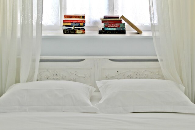 ネフィリア アンダー ザ アクロポリス イン ザ ハート オブ プラカ