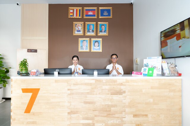 7 デイズ プレミアム ホテル