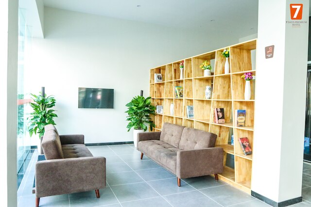 7 デイズ プレミアム ホテル