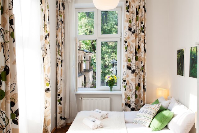 ファウスト アンド モナ リサ アパートメンツ