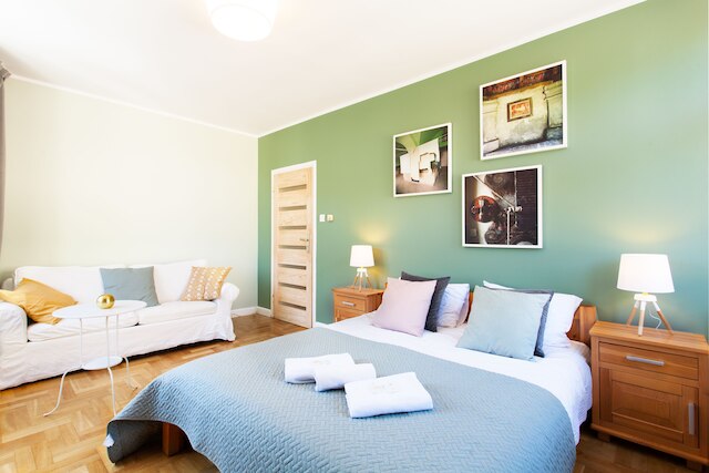 ファウスト アンド モナ リサ アパートメンツ