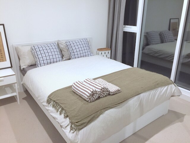 ブラン ニュー スタニング ホーム ウィズ ガーデン