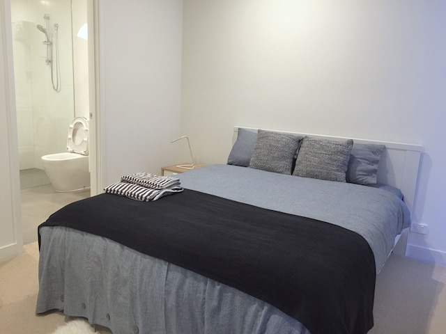 ブラン ニュー スタニング ホーム ウィズ ガーデン