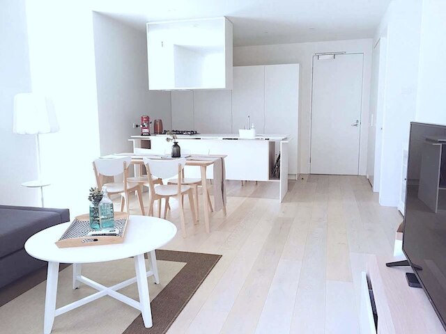 ブラン ニュー スタニング ホーム ウィズ ガーデン