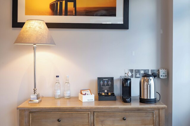 ザブリッジインバーンズ