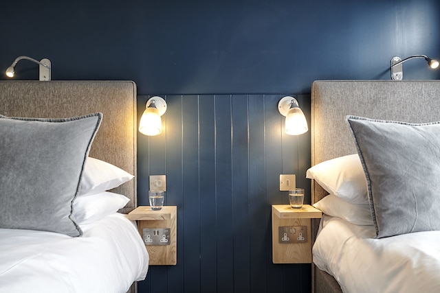 ザブリッジインバーンズ