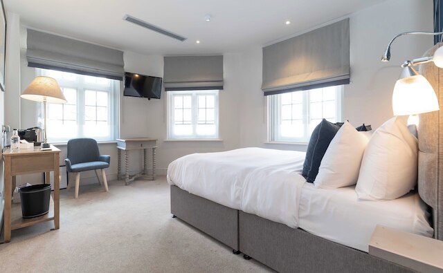 ザブリッジインバーンズ