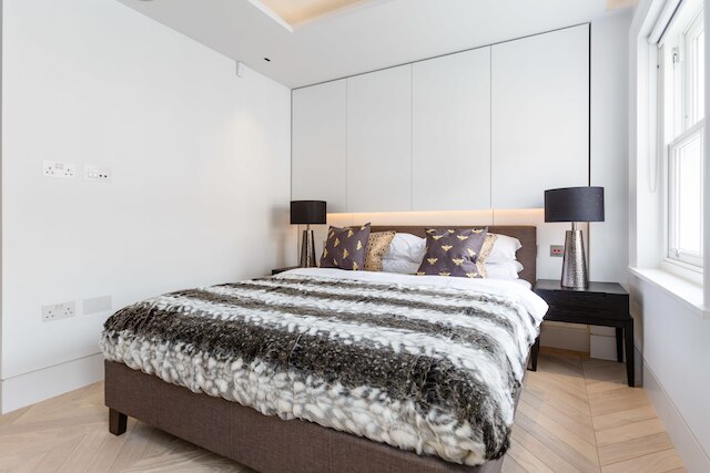 グージ ストリート III