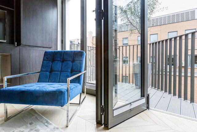 グージ ストリート IV