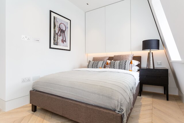 グージ ストリート IV