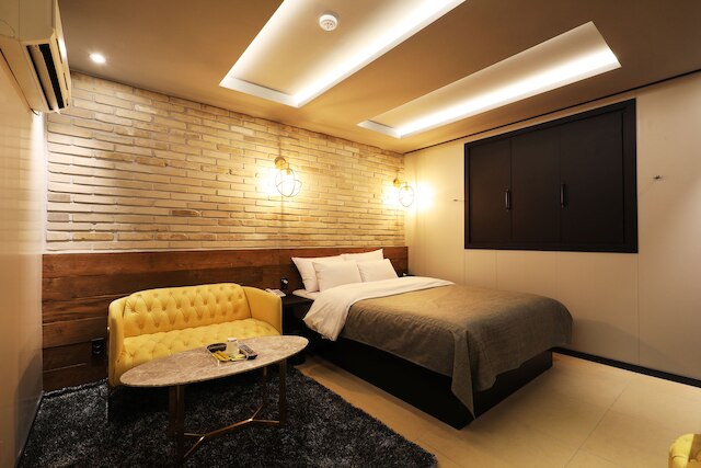 レインボー ホテル