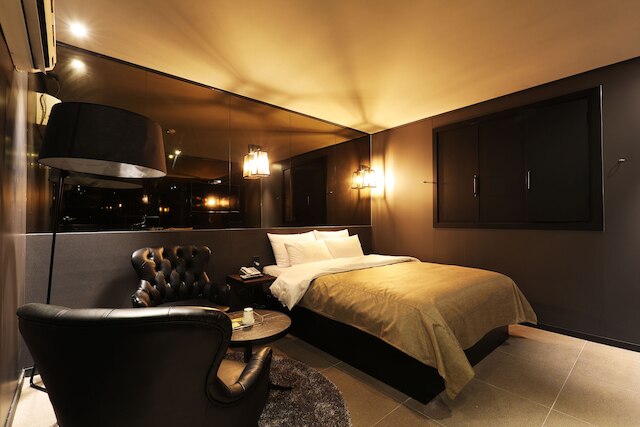 レインボー ホテル