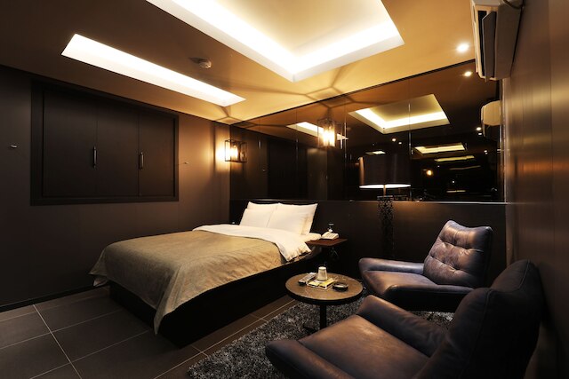 レインボー ホテル