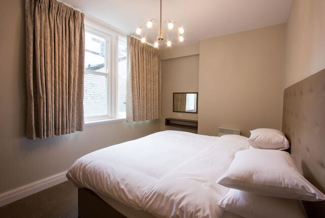 ザ キャッスル コレクション - 42 キャッスル ストリート