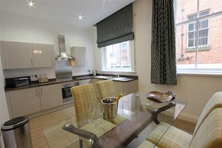 ザ キャッスル コレクション - 42 キャッスル ストリート