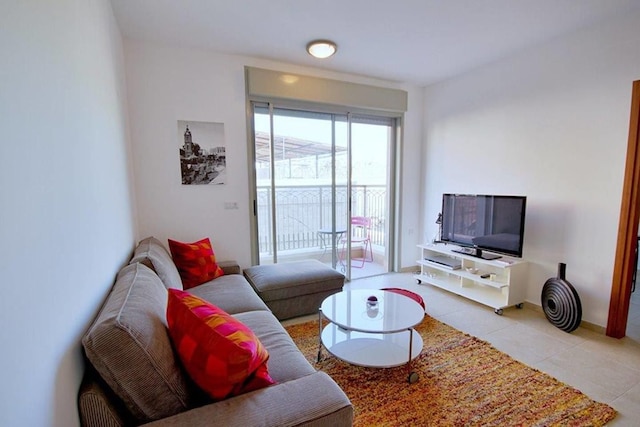 絶好の立地にあるアパート、ベッドルーム 2 室、パーキングあり