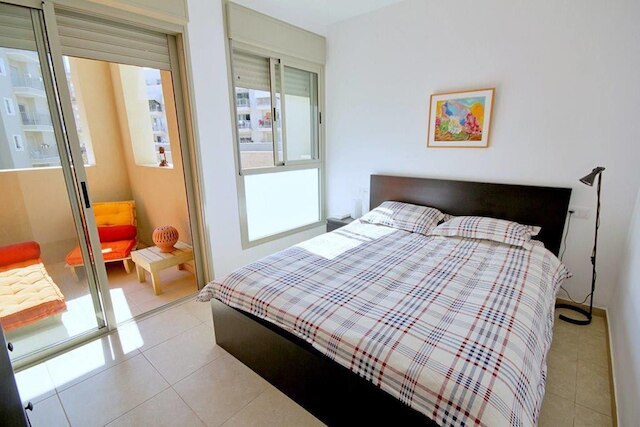 絶好の立地にあるアパート、ベッドルーム 2 室、パーキングあり