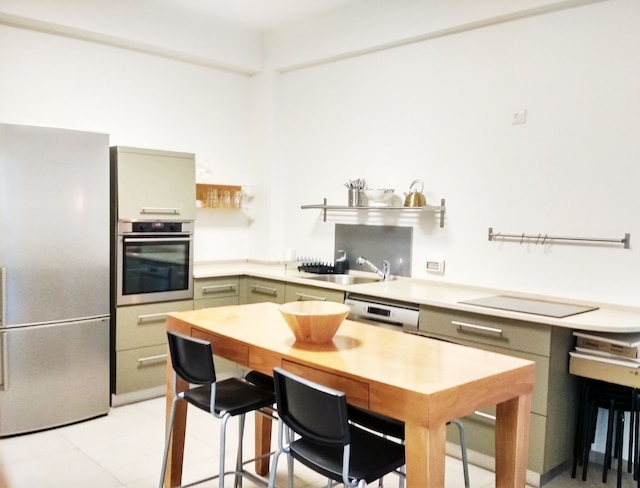 2 ベッドルーム マサリク スクエア アパートメント セントラル ロケーション