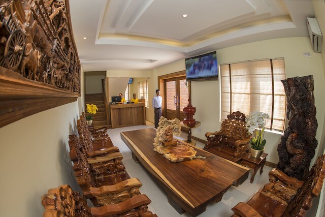 バガン バーテックス ホテル