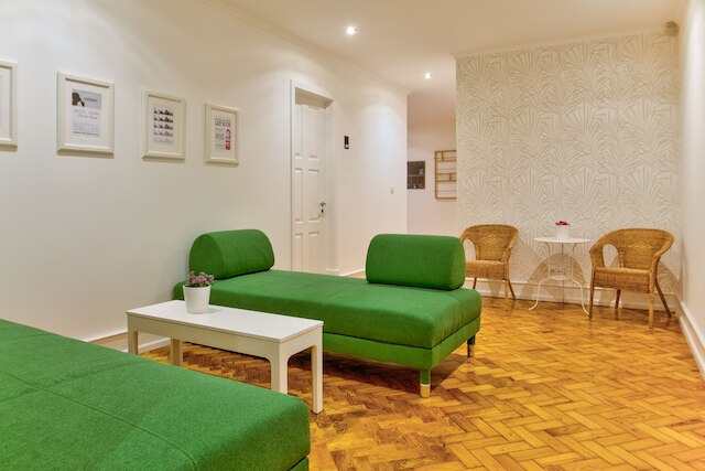 ホーム アウト ルームズ & アパートメンツ