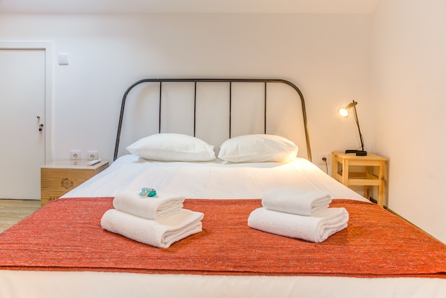 ホーム アウト ルームズ & アパートメンツ