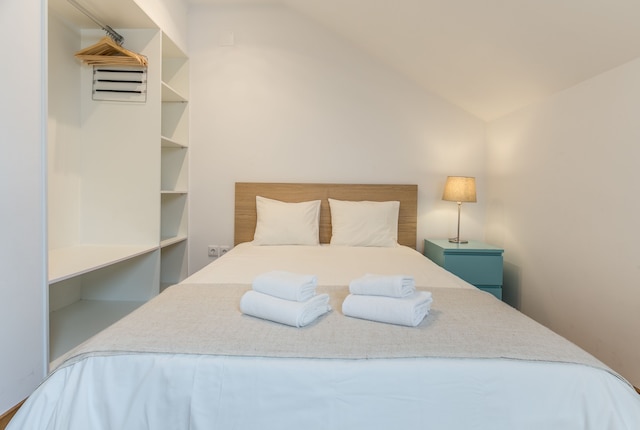 ホーム アウト ルームズ & アパートメンツ