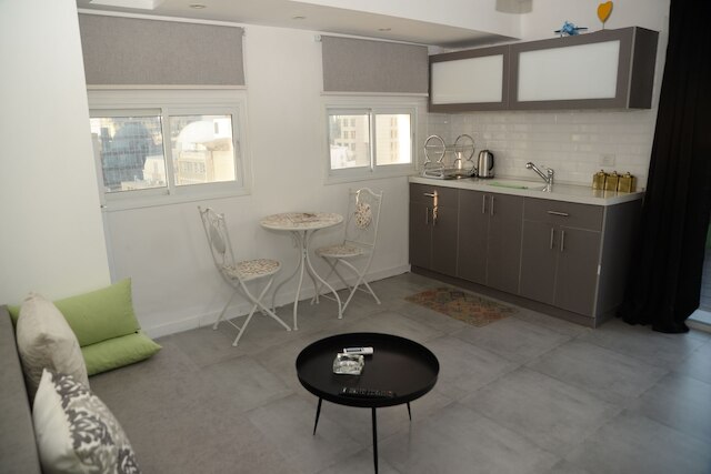 ロスチャイルドを望むルーフトップ アパートメント